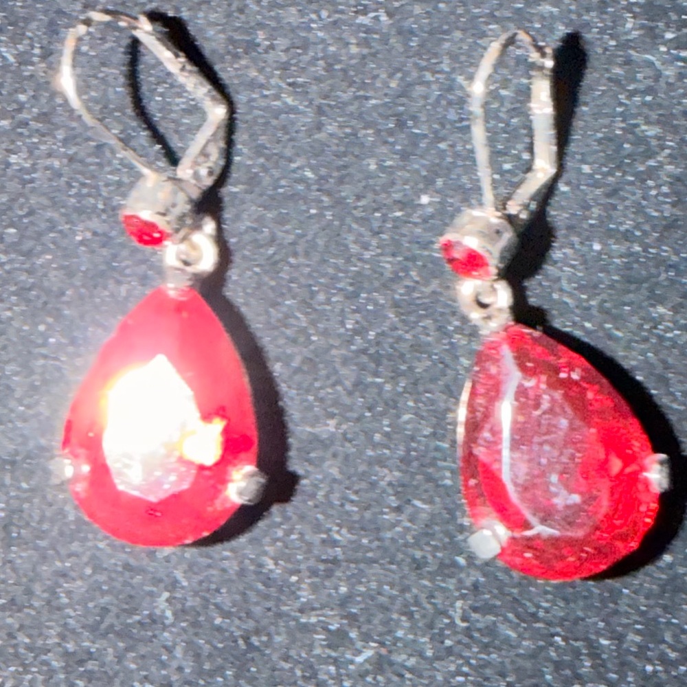 Elegant Red Teardrop Earrings